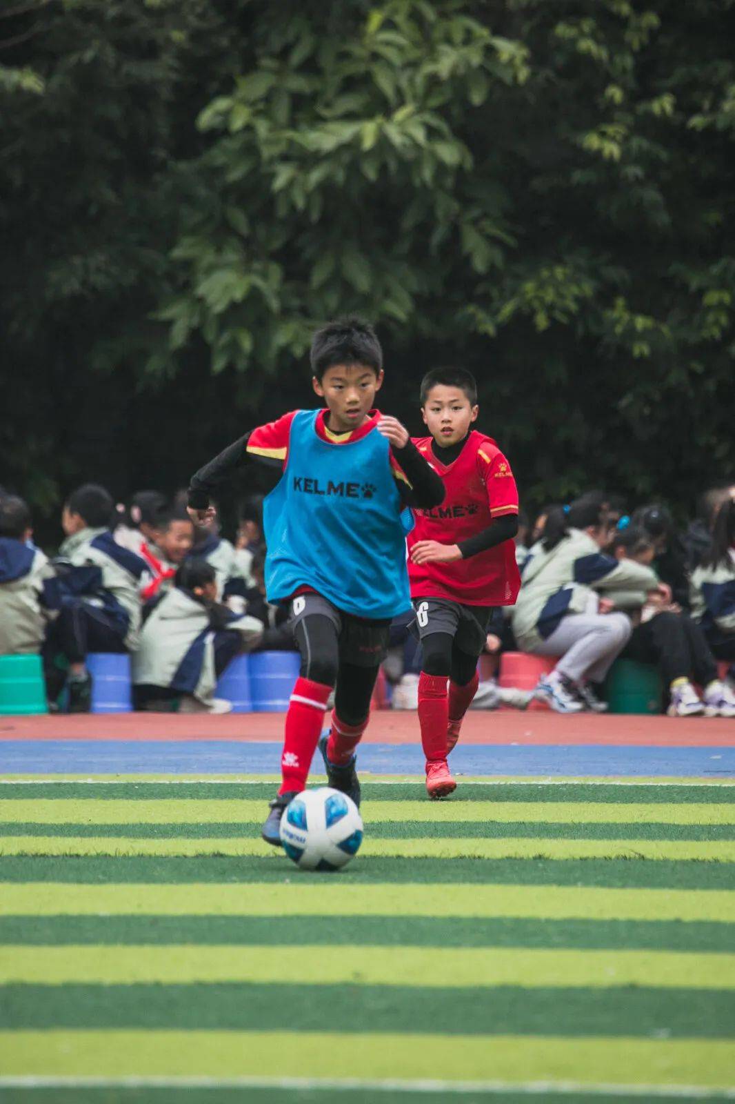 包含精彩足球比赛打响,球员技艺纷呈的词条 包含精彩足球比赛打响,球员技艺纷呈的词条