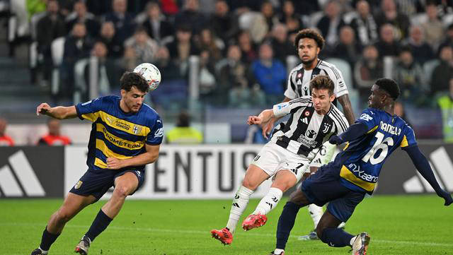 尤文图斯客场遭遇失利,保持领先 尤文图斯客场遭遇失利,保持领先