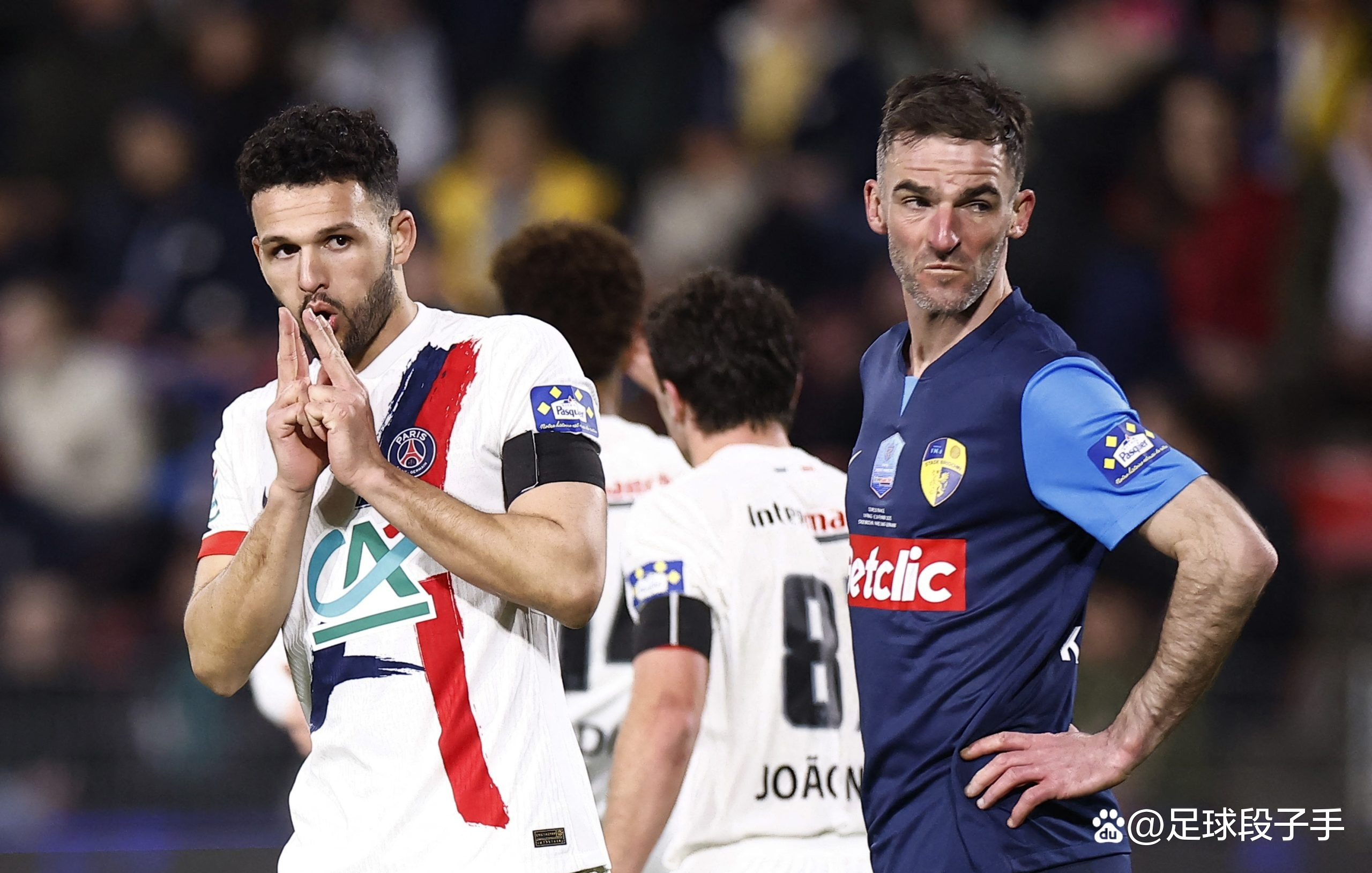 包含巴黎圣日耳曼携手伊卡尔迪，晋级下一轮的词条