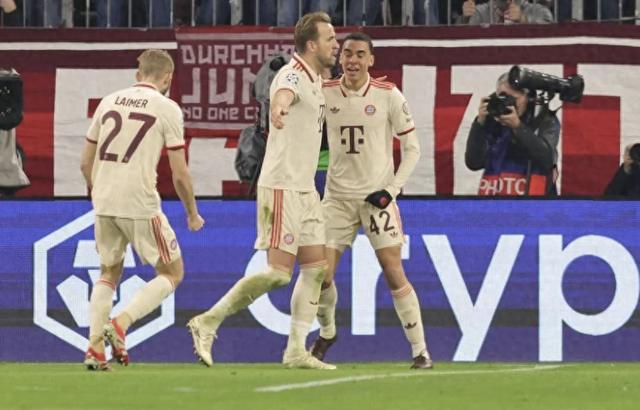 包含拜仁慕尼黑主场不敌,德甲争冠前景堪忧的词条 包含拜仁慕尼黑主场不敌,德甲争冠前景堪忧的词条