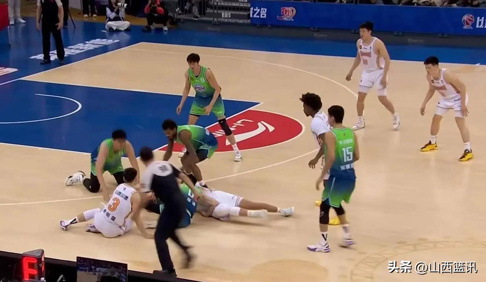 山西男篮赢下关键战役,保持不败战绩 山西男篮赢下关键战役,保持不败战绩