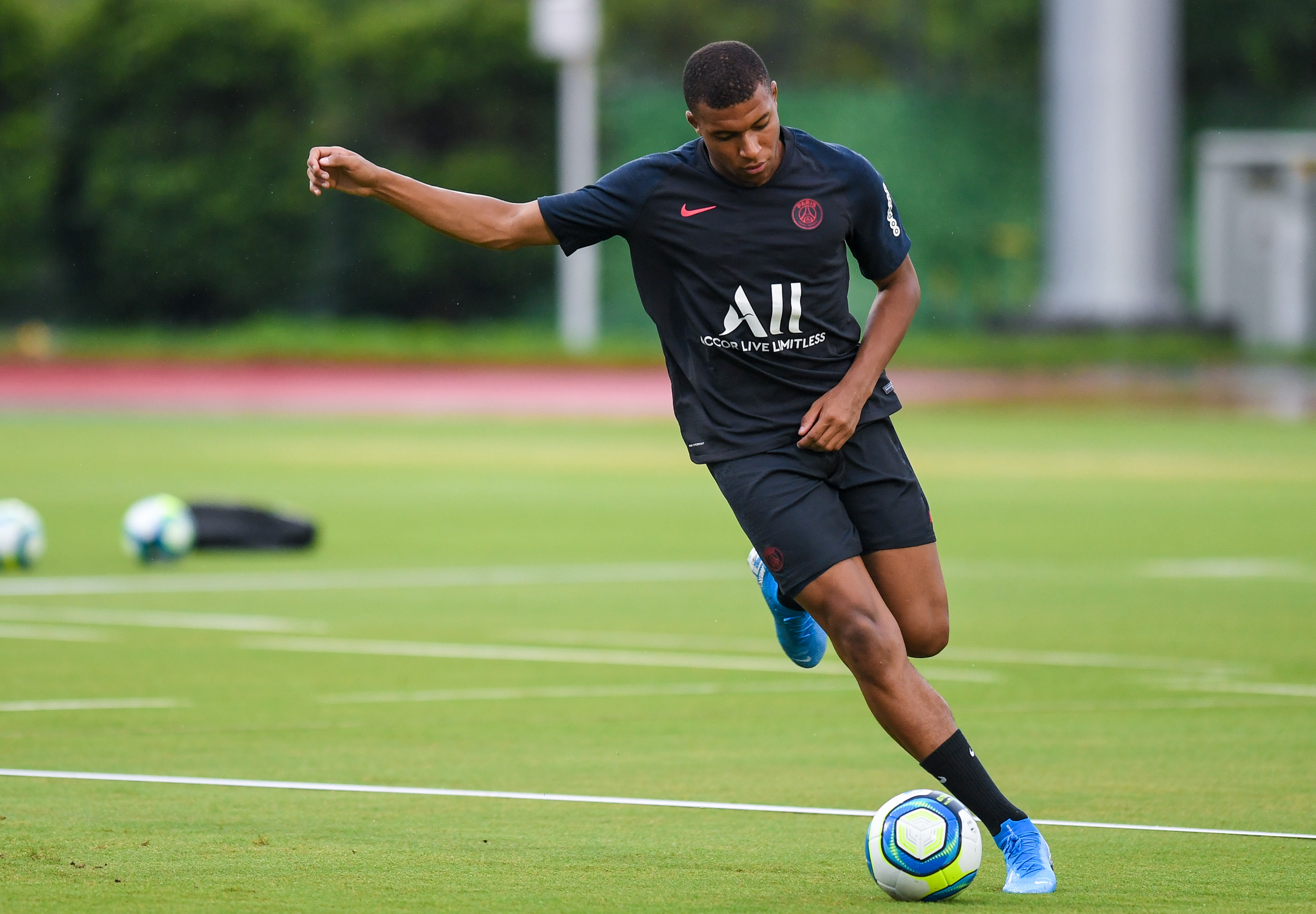 关于罗马球员迪亚瓦拉恢复训练,或将重返赛场的信息 关于罗马球员迪亚瓦拉恢复训练,或将重返赛场的信息