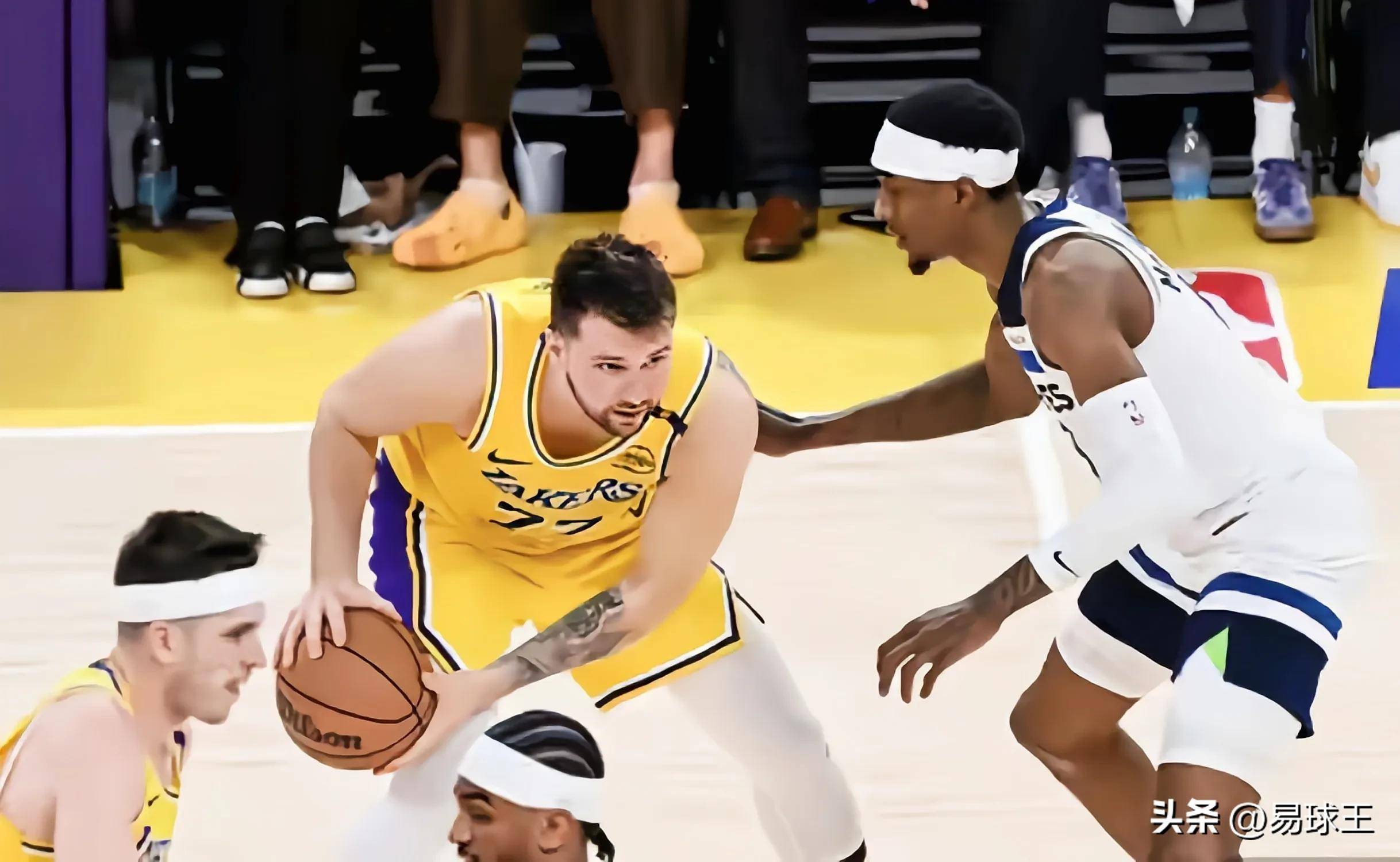 森林狼队双后卫大爆发,带领球队战胜对手 森林狼队双后卫大爆发,带领球队战胜对手