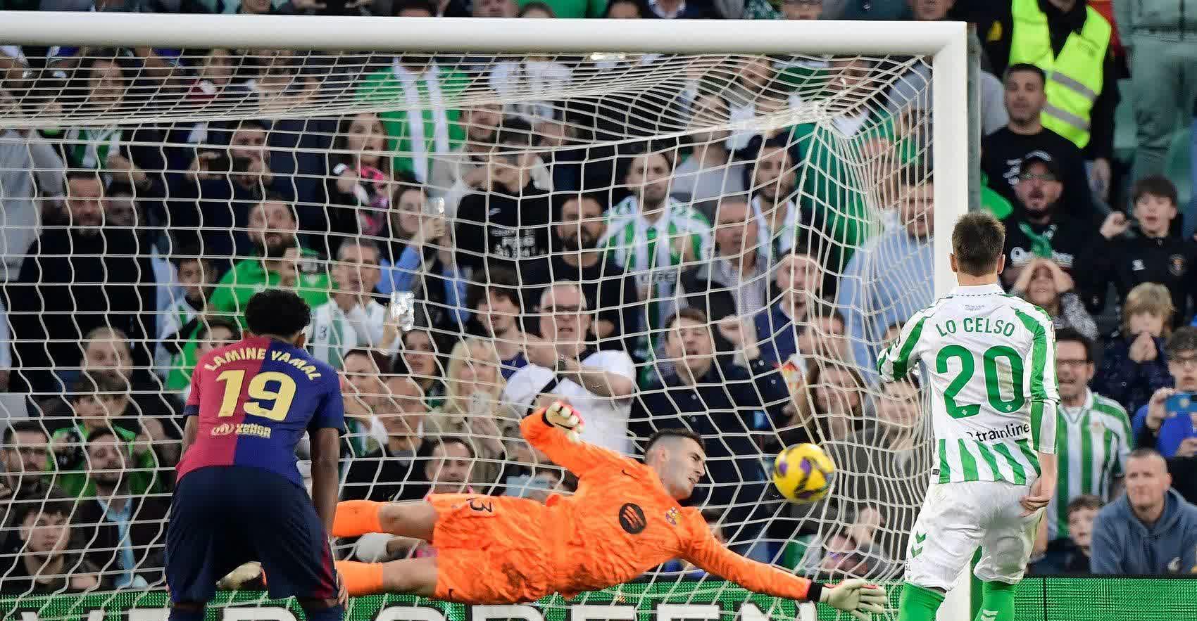 开云体育在线-德国球员在比赛中遭遇红牌，影响战局