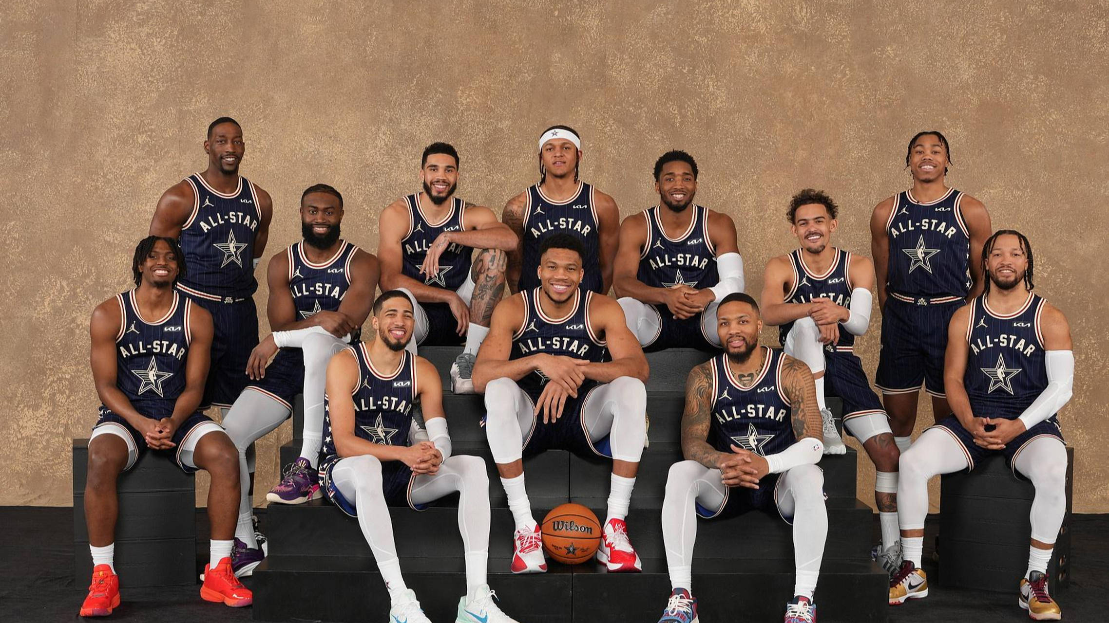 近期篮球比赛集锦上线,球星表现耀眼 近期篮球比赛集锦上线,球星表现耀眼