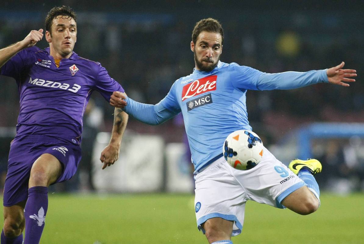 开云官网-佛罗伦萨惜败那不勒斯，未能取得关键胜利