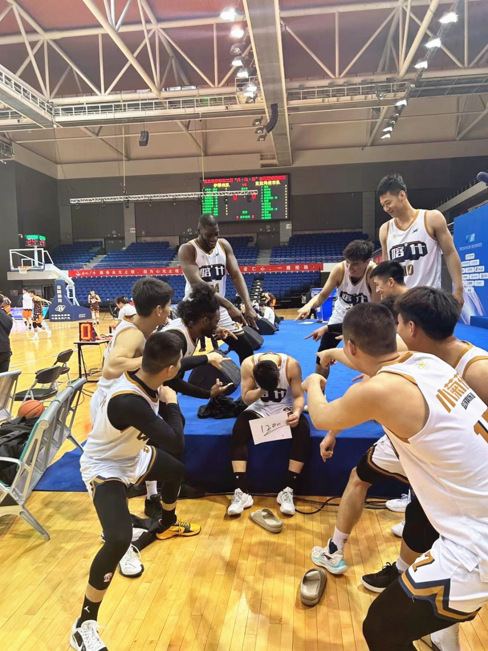 开云体育在线-球员在训练中刷新个人篮球得分纪录