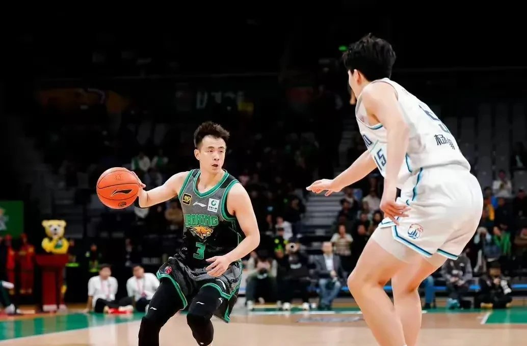 球员在训练中刷新个人篮球得分纪录 球员在训练中刷新个人篮球得分纪录