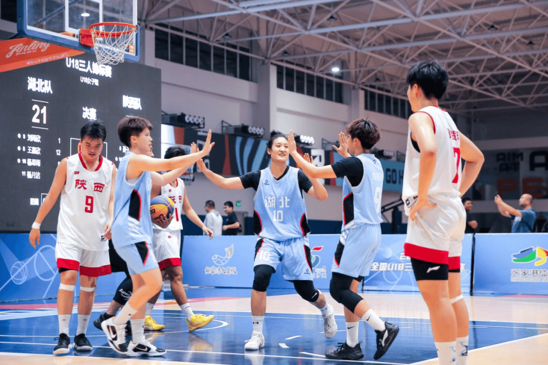 包含亚洲杯篮球赛事全面开启，球队备战冲刺国际锦标的词条