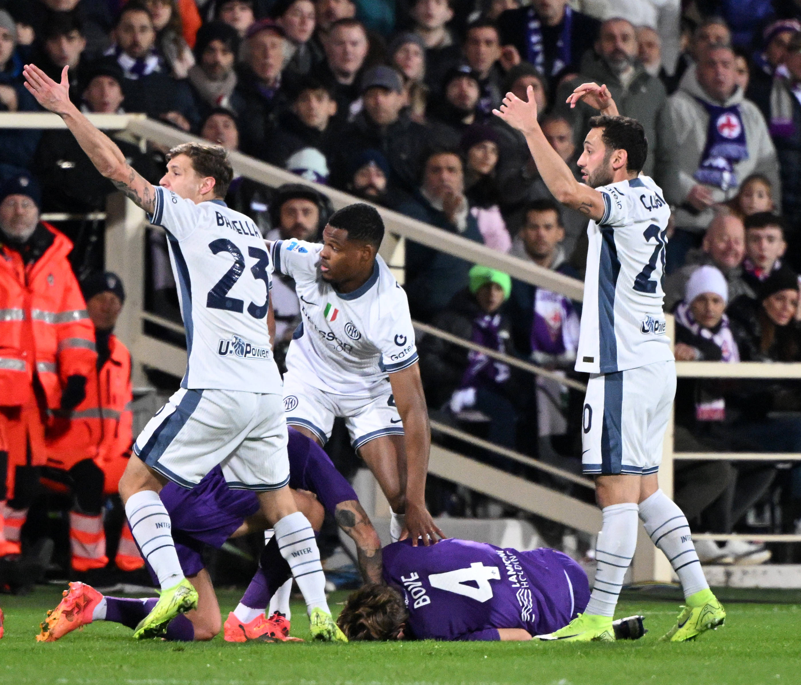 意甲赛事再掀风波,球迷热议不休 意甲赛事再掀风波,球迷热议不休