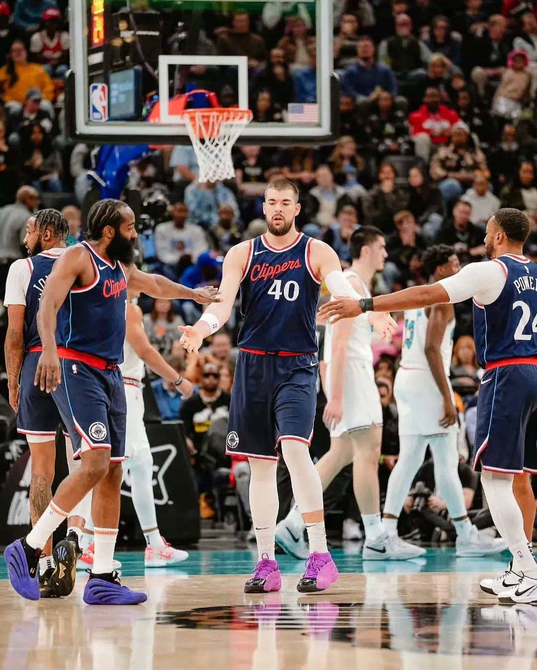 开云体育app-包含快船高效进攻，纵横独行侠坐拥西区榜首的词条