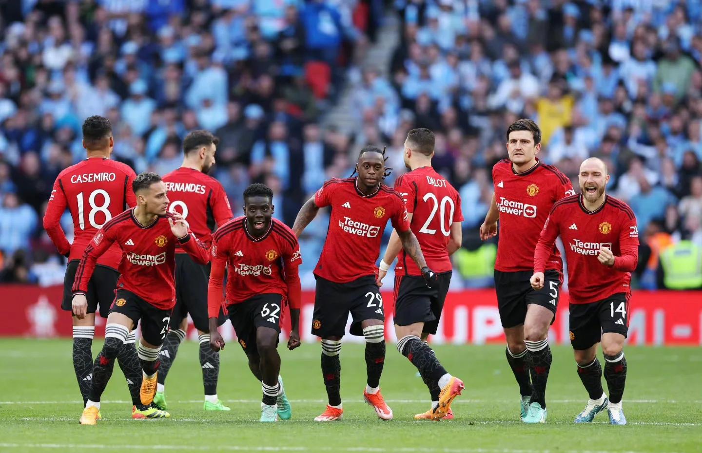 曼城力争胜巴萨,要冲击最后四强 曼城力争胜巴萨,要冲击最后四强