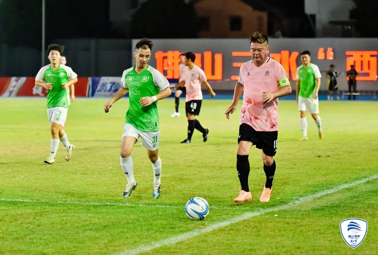 包含中国足球比赛阵容豪华,场面精彩纷呈的词条 包含中国足球比赛阵容豪华,场面精彩纷呈的词条