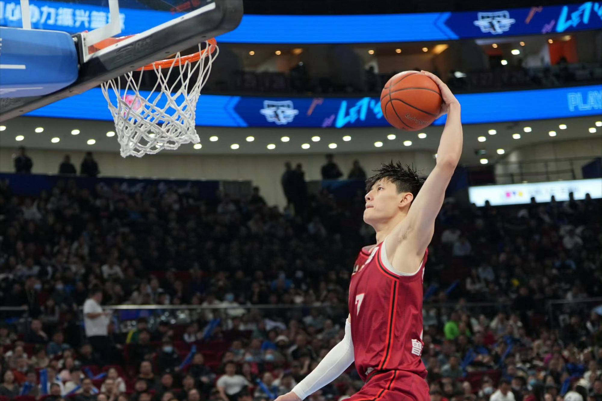 包含球员庆祝砍下个人新高得分,为球队赢球立下汗马功劳的词条 包含球员庆祝砍下个人新高得分,为球队赢球立下汗马功劳的词条