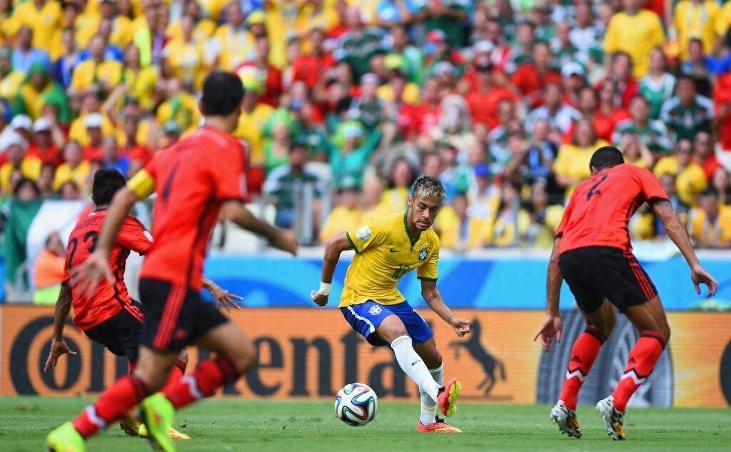 墨西哥运动员出色发挥助其登顶 墨西哥运动员出色发挥助其登顶