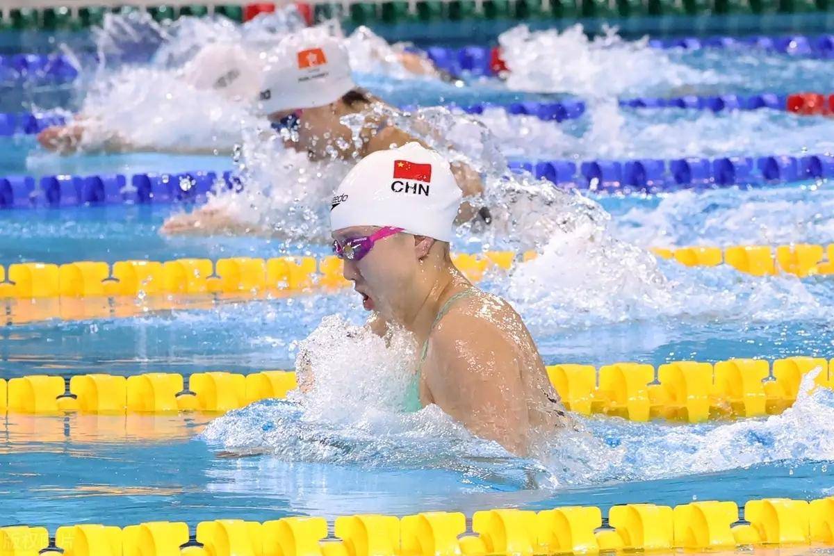 包含精彩瞬间不容错过,游泳比赛场上助阵的词条 包含精彩瞬间不容错过,游泳比赛场上助阵的词条