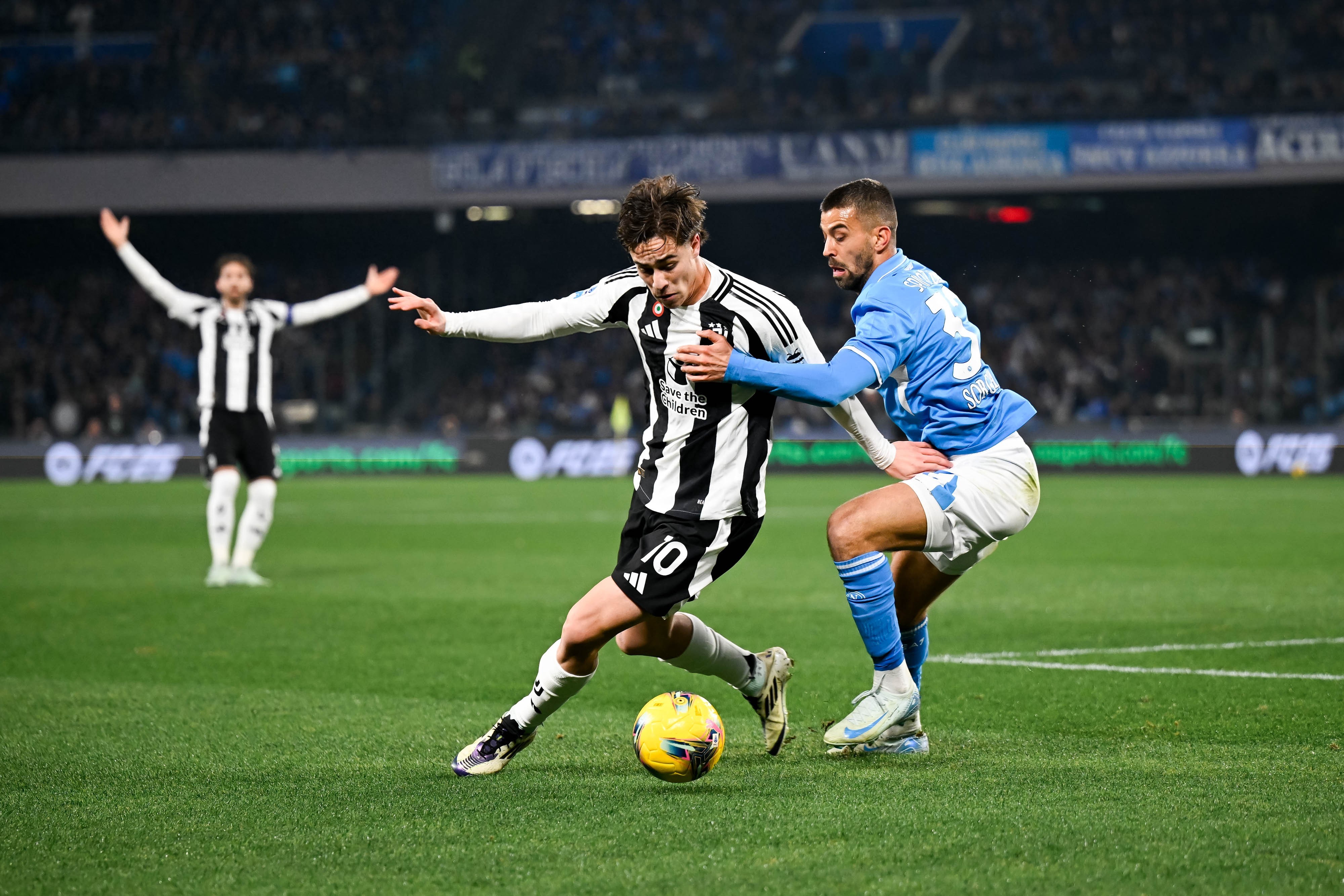 意甲巅峰之战:尤文图斯轻取对手 意甲巅峰之战:尤文图斯轻取对手