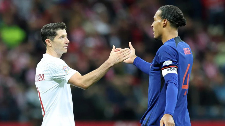 汉堡球员团结一心,取得重要胜利的简单介绍 汉堡球员团结一心,取得重要胜利的简单介绍