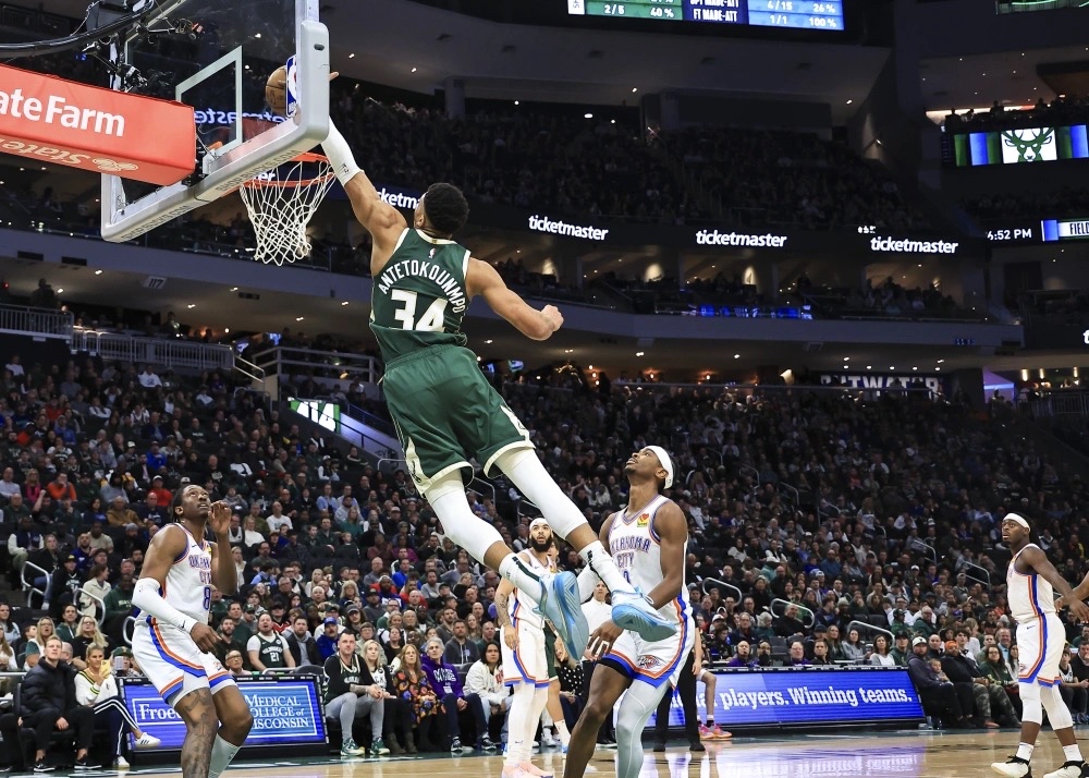 雄鹿血洗活塞,字母哥轻松砍下分的简单介绍 雄鹿血洗活塞,字母哥轻松砍下分的简单介绍