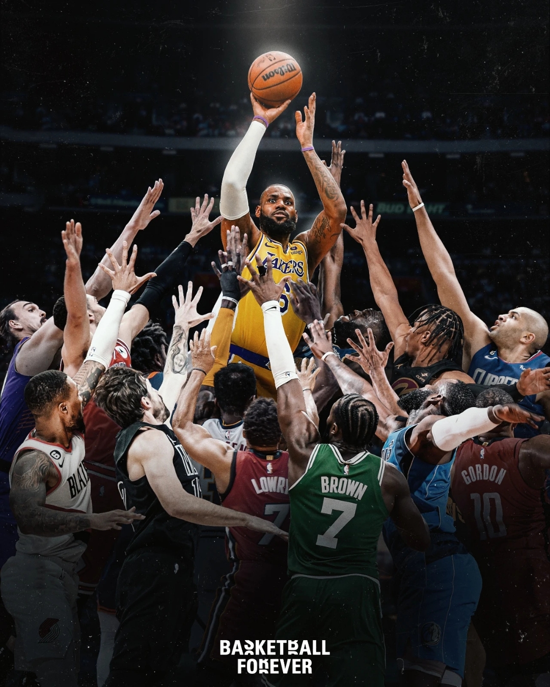 球员全力奔跑,欧洲赛事中的激动瞬间 球员全力奔跑,欧洲赛事中的激动瞬间