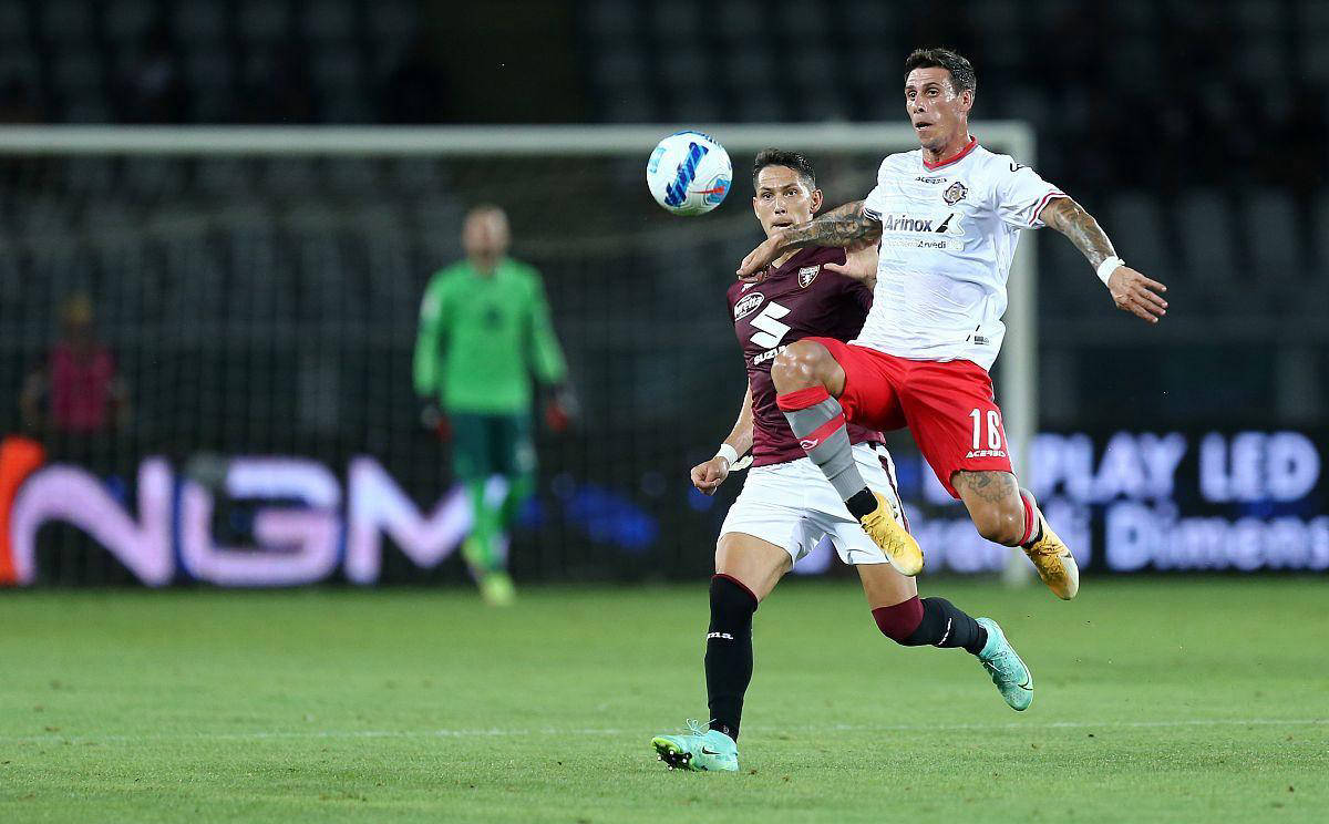 尼斯客场不敌里尔,遭遇两连败 尼斯客场不敌里尔,遭遇两连败