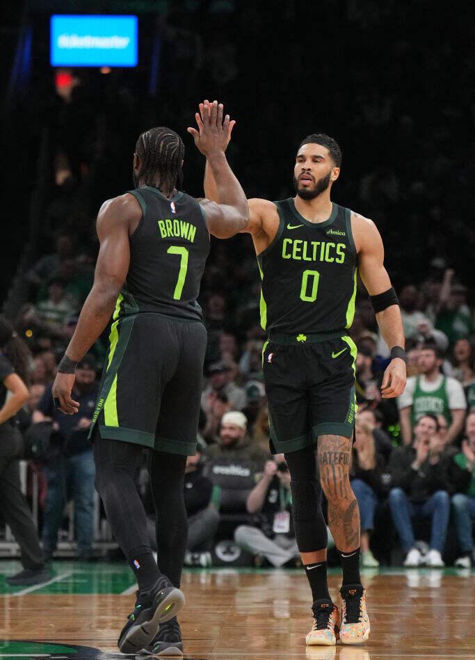 开云体育平台APP-凯尔特人遭遇失利，泰伦卢难掌全局的简单介绍