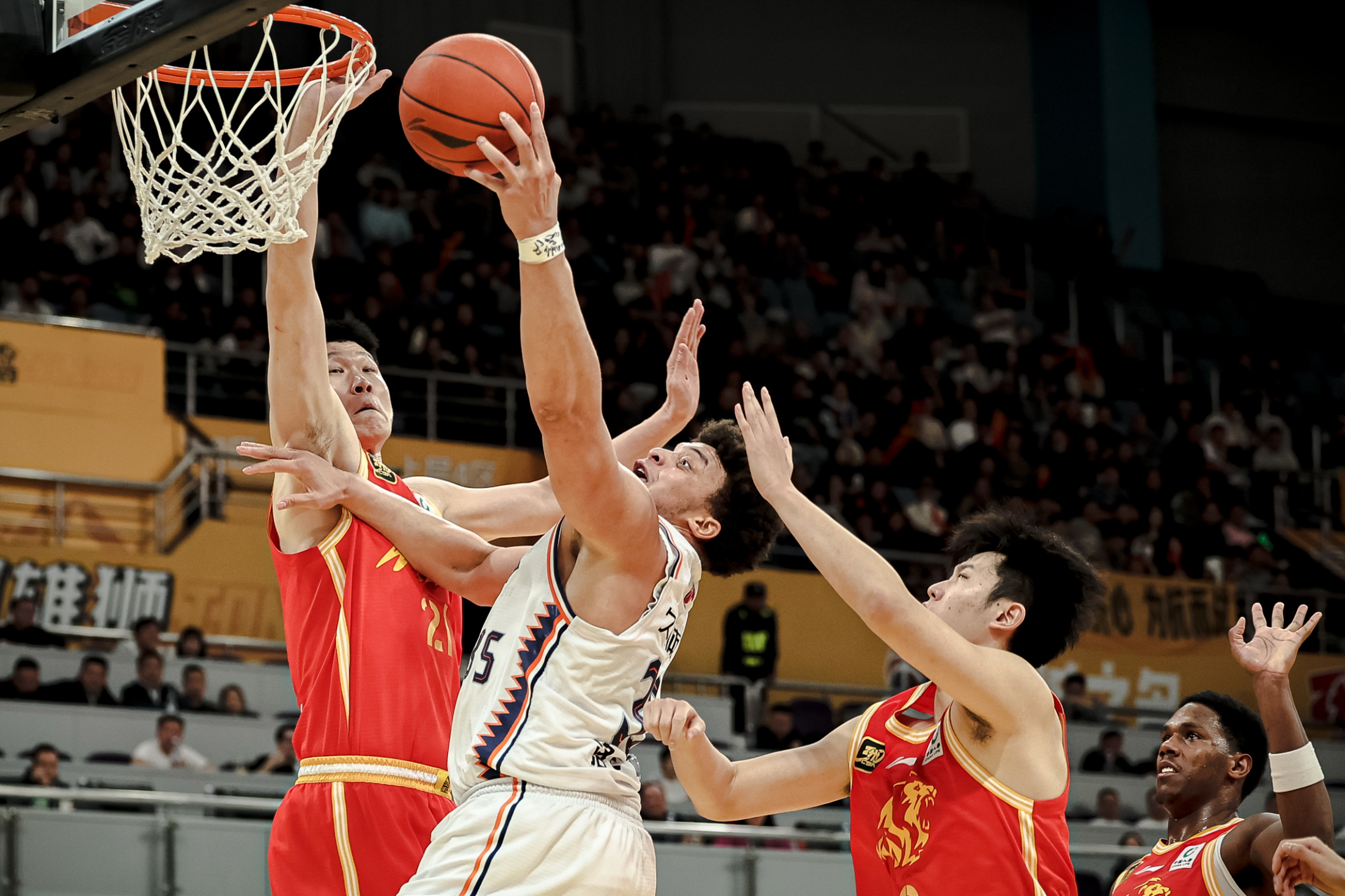 天津男篮遭遇惨败,季后赛资格有风险的简单介绍 天津男篮遭遇惨败,季后赛资格有风险的简单介绍