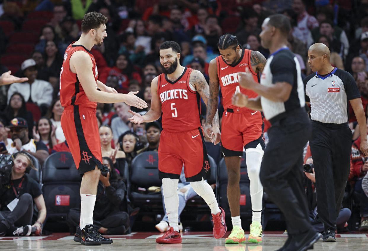 火箭大胜马刺,豪取三连胜创赛季最佳战绩的简单介绍 火箭大胜马刺,豪取三连胜创赛季最佳战绩的简单介绍