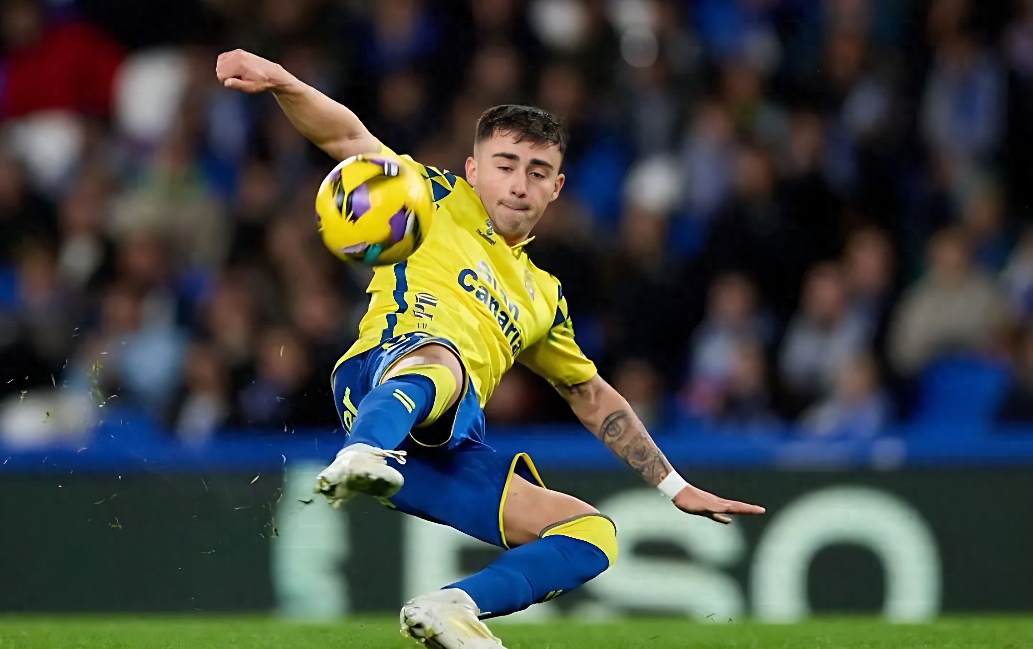 开云体育登录-包含比利亚雷亚尔新援表现抢眼，为球队注入活力的词条