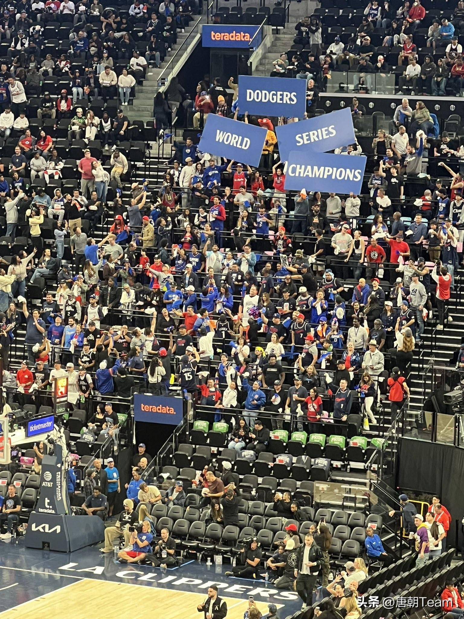 开云APP-关于快船考虑重建阵容，将主力球员交易出局的信息