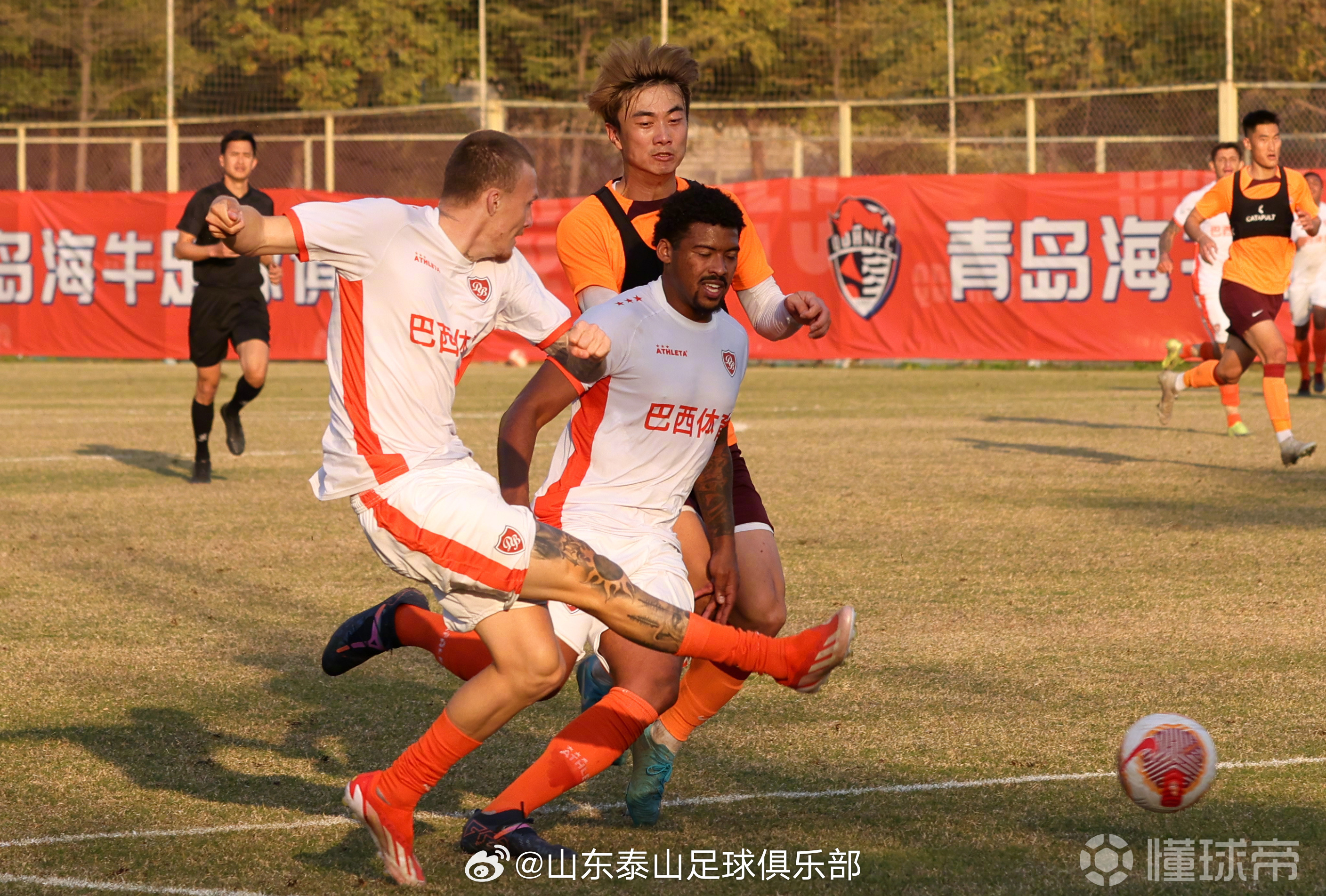 开云体育入口-包含足球比拼集锦：青岛赛区赛事激烈对决临近考验实力的词条