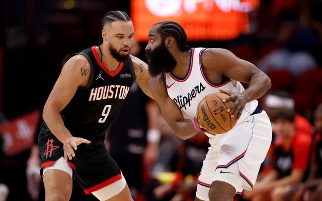 勇士高歌猛进,走上夺冠之路 勇士高歌猛进,走上夺冠之路