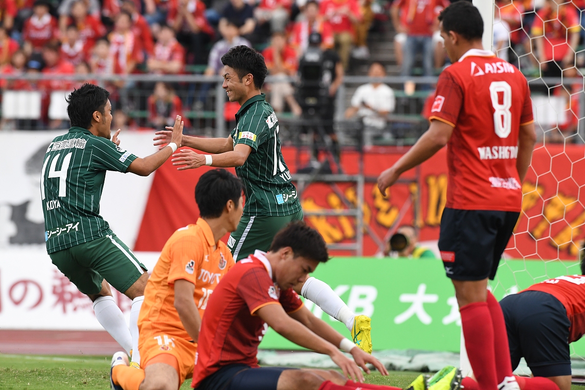 中国足球联赛球队出征备战,瞄准新的冠军 中国足球联赛球队出征备战,瞄准新的冠军