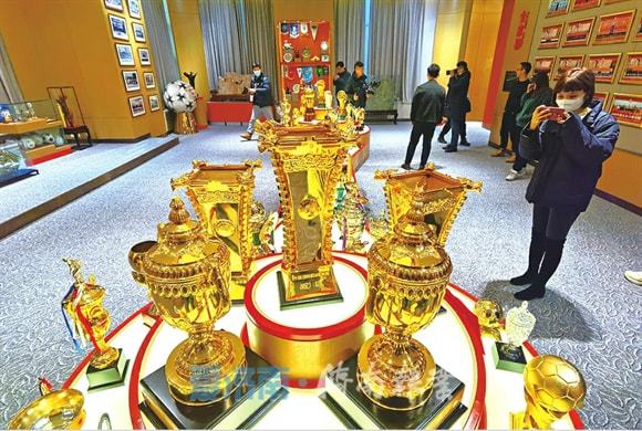 中国足球联赛转播权运营模式的创新探索 中国足球联赛转播权运营模式的创新探索