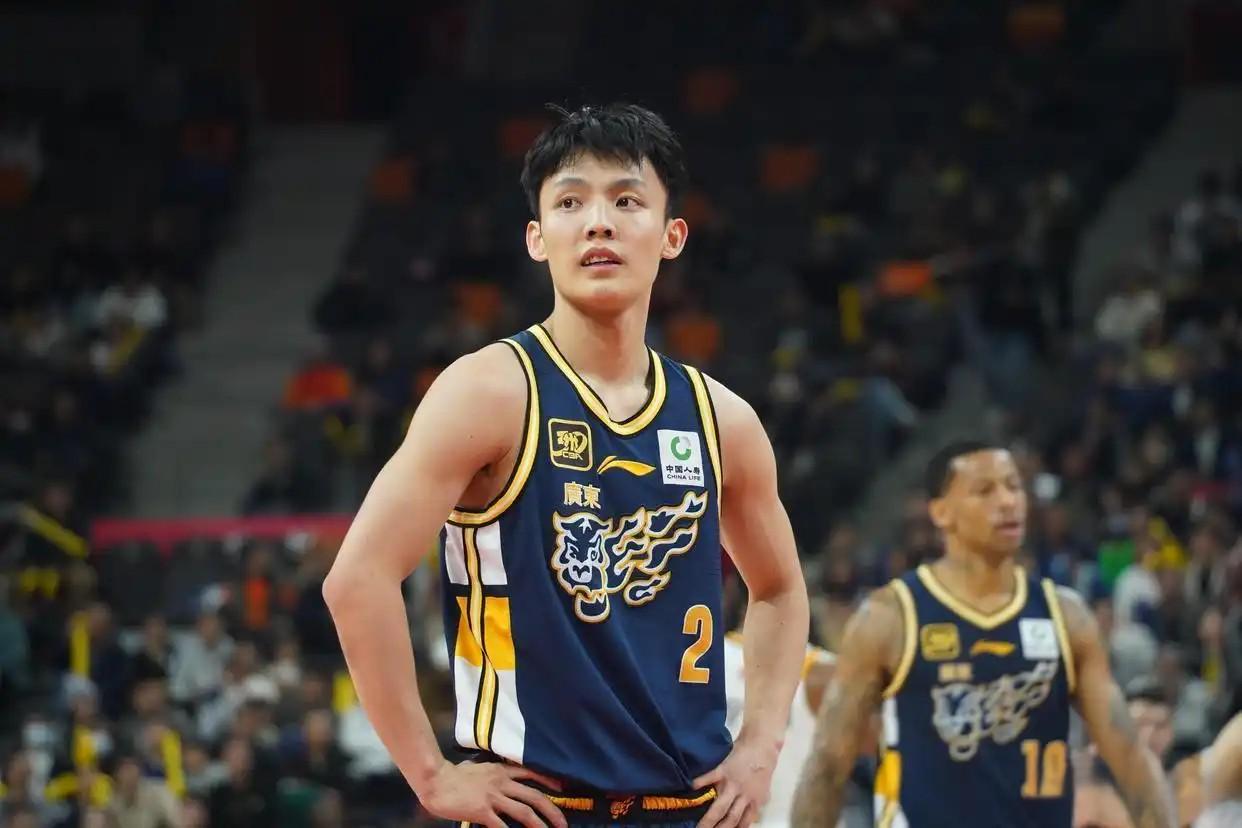 关于上海男篮奋力拼搏,期待突破困境的信息 关于上海男篮奋力拼搏,期待突破困境的信息