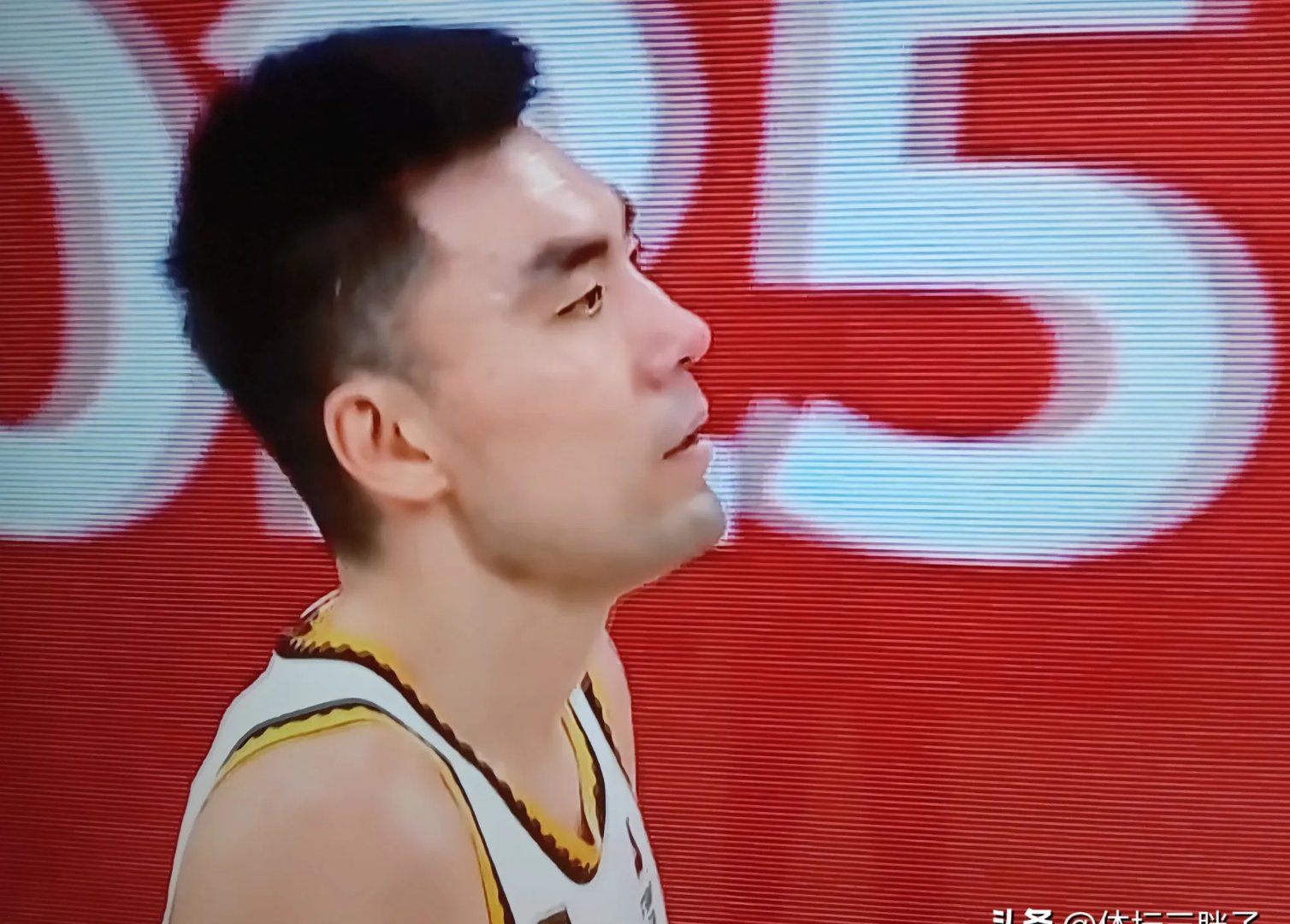 关于上海男篮奋力拼搏,期待突破困境的信息 关于上海男篮奋力拼搏,期待突破困境的信息