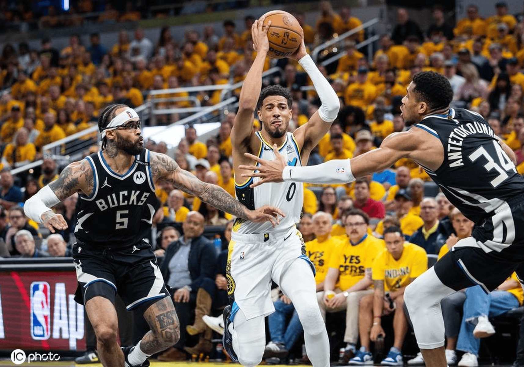 开云体育登录-包含雄鹿险胜雄鹿，保持10场连胜的词条