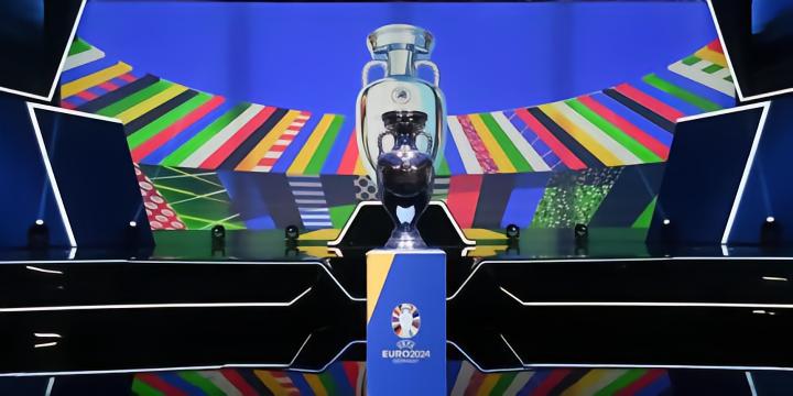 开云体育登录-包含场面火爆！欧洲杯观众席沸腾不已的词条