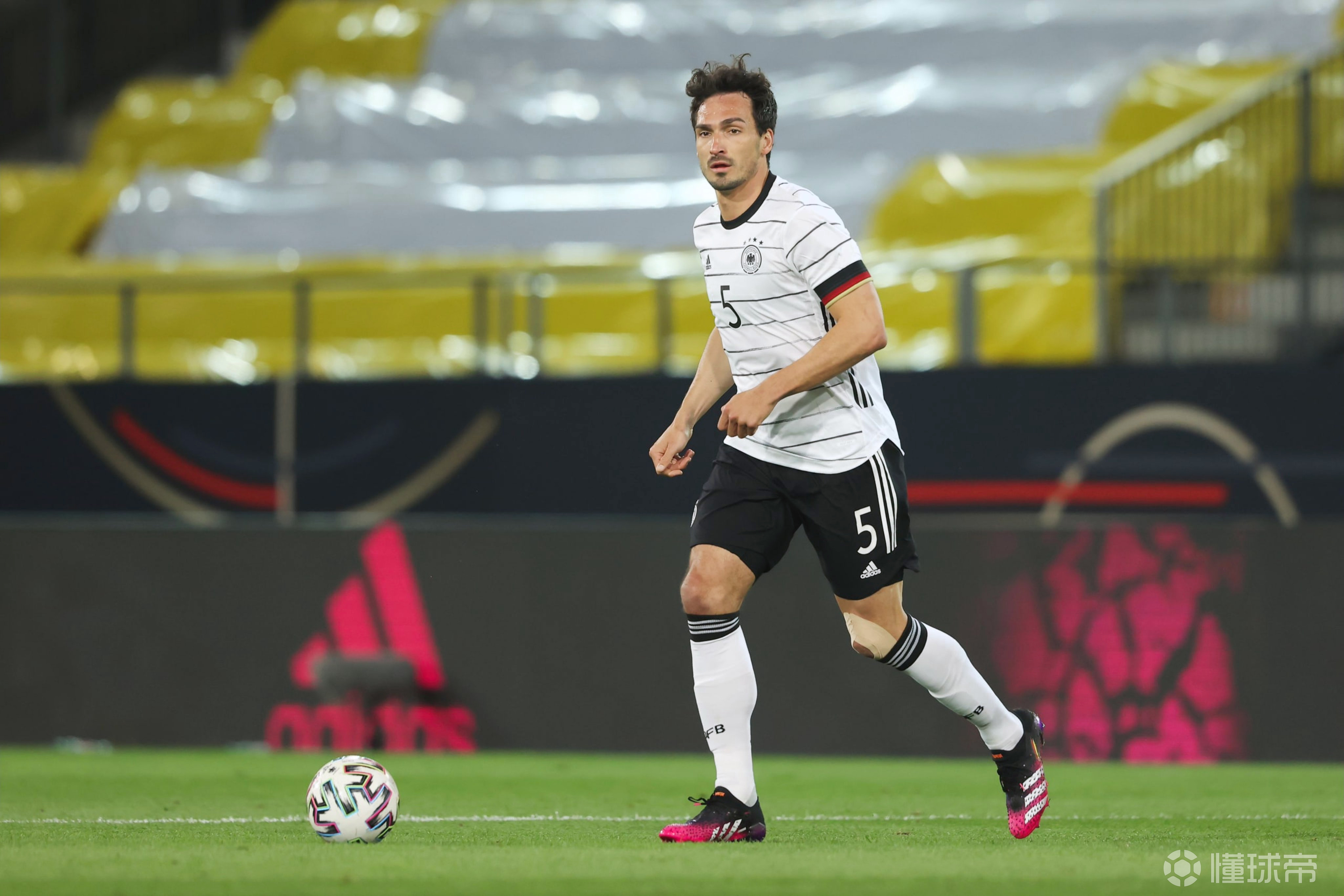 开云下载-丹麦逆转美国，穆勒扛起全队