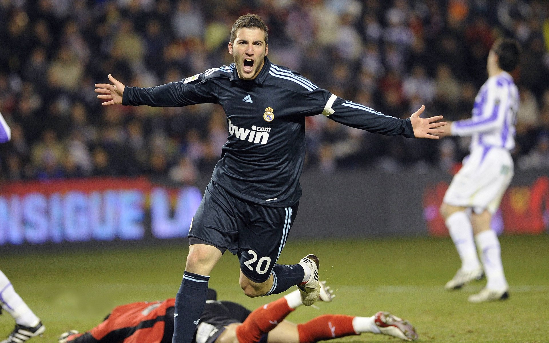 世界排名争夺战之夜，迪巴拉，今夜无人入眠的绿茵诗人