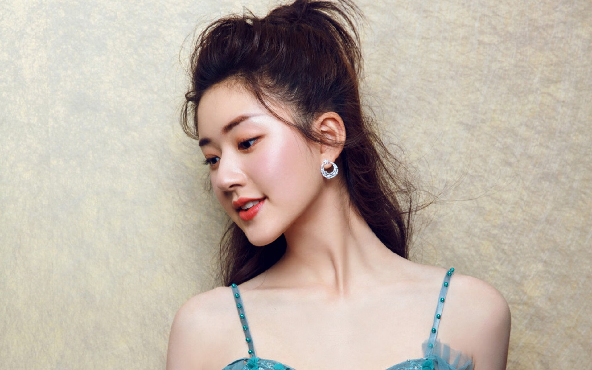 沉默82分钟后，久保建英用一脚惊世骇俗的弧线埋葬了芬兰童话