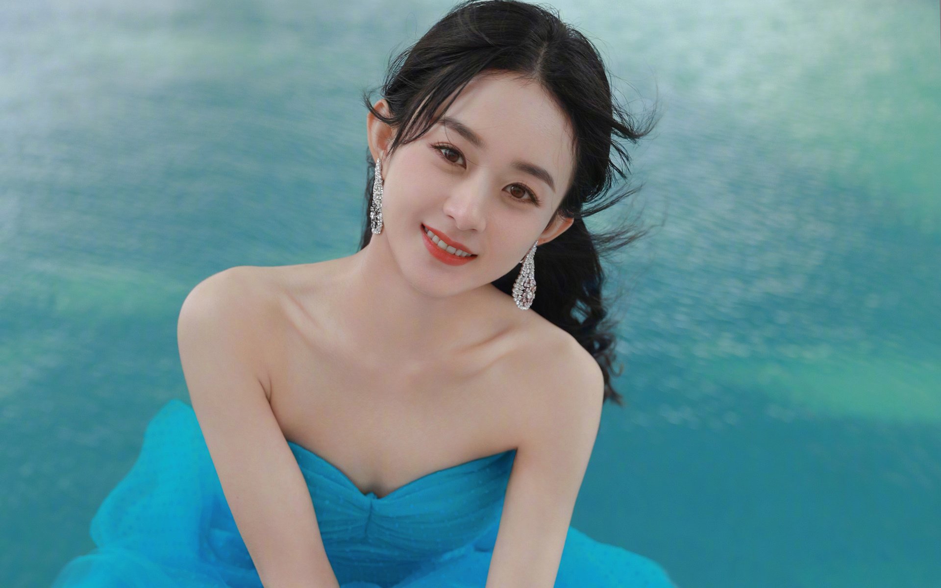 开云体育下载-东方新武士挑战安联王座，努涅斯的攻防统治艺术