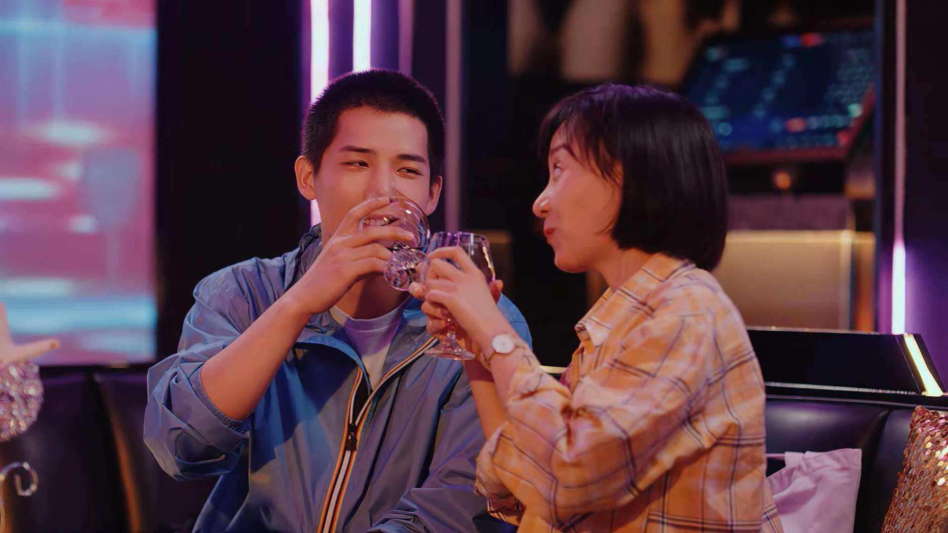 米切尔狂飙50分诠释冠军心,广厦险胜魔术展现另一种篮球