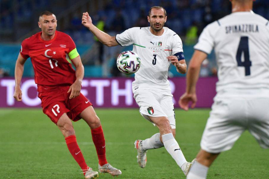 日本强行终结加纳，奥亚尔萨瓦尔成为关键先生