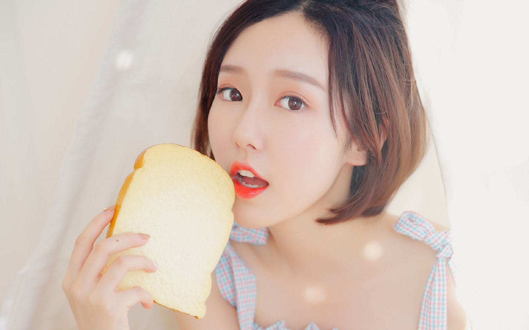 经典与新锐，皇马强势晋级，三笘薰诠释何为冠军级